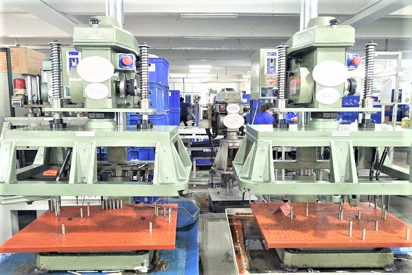 廣東五金沖壓件廠-誠(chéng)瑞豐