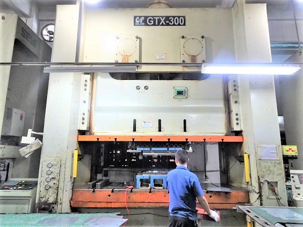 五金沖壓件生產圖片