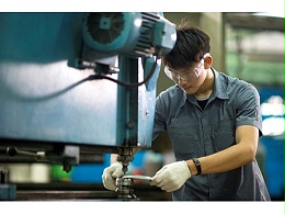 四川五金沖壓件加工廠，潤滑油使用規(guī)范