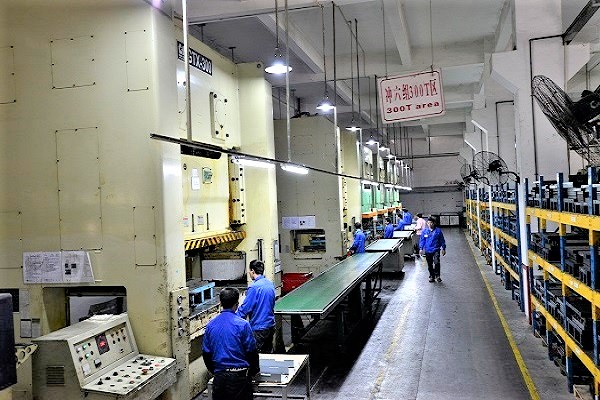 沖壓工作中心-誠瑞豐科技