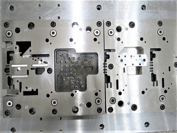五金沖壓模具近距離