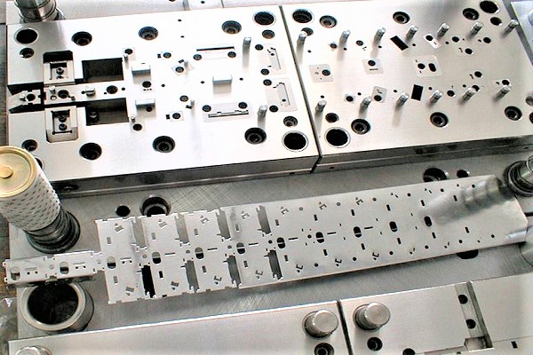 五金沖壓模具案例