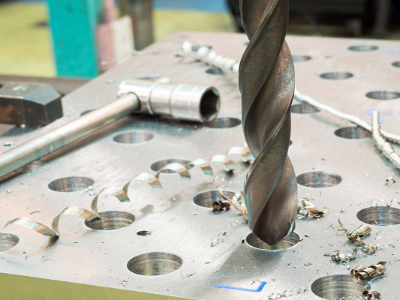 佛山五金沖壓模具廠，立式鉆床操作技巧